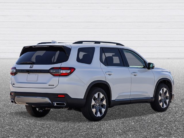 New 2026 Honda Pilot Touring image 4
