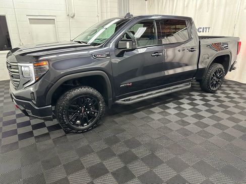 Used 2024 GMC Sierra 1500 AT4 w/ Technology Package AWD/4WD image 5