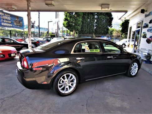 Used 2009 Chevrolet Malibu LTZ w/ Rear Power Package image 22