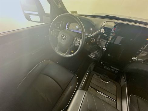 Used 2025 RAM 2500 Limited image 9