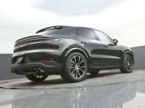 New 2026 Porsche Cayenne Coupe AWD/4WD image 40