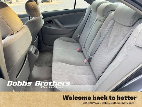 Used 2010 Toyota Camry LE FWD image 17