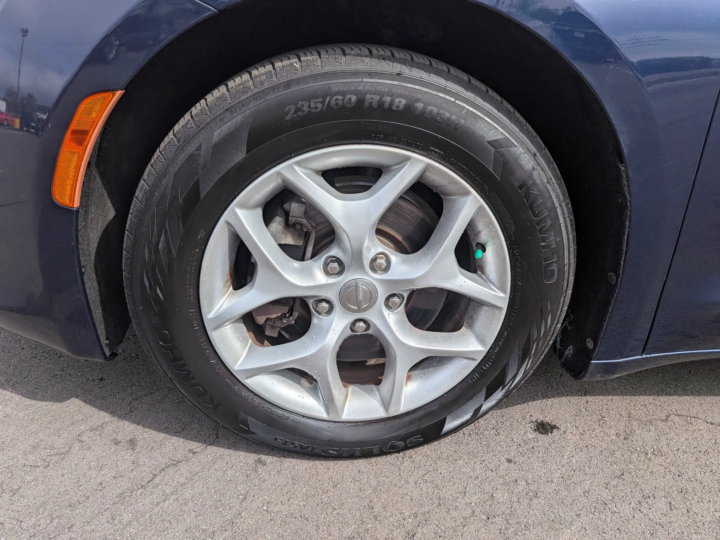 Used 2017 Chrysler Pacifica Touring-L w/ Tire & Wheel Group FWD image 10