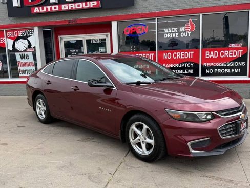 Used 2016 Chevrolet Malibu LS FWD image 2