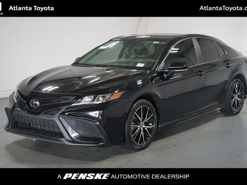 Certified 2024 Toyota Camry SE image 1