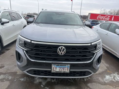 Used 2025 Volkswagen Atlas Cross Sport SE w/ Black Wheel Package image 2