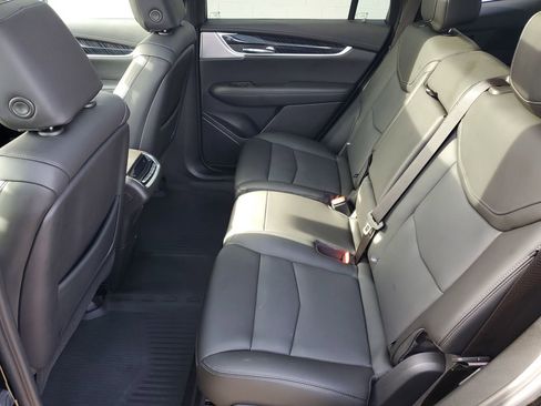 Certified 2024 Cadillac XT6 Premium Luxury image 30