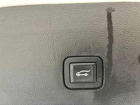 Used 2018 Chevrolet Traverse Premier w/ Redline Edition AWD/4WD image 7