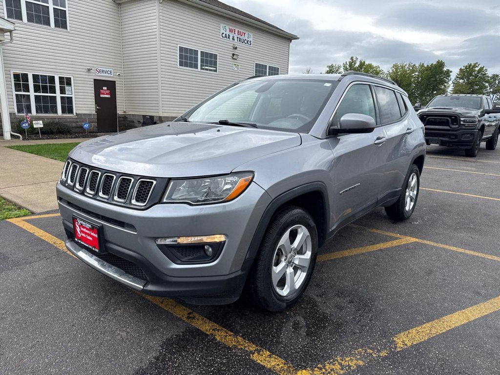 Used 2019 Jeep Compass Latitude w/ Popular Equipment Group AWD/4WD image 2