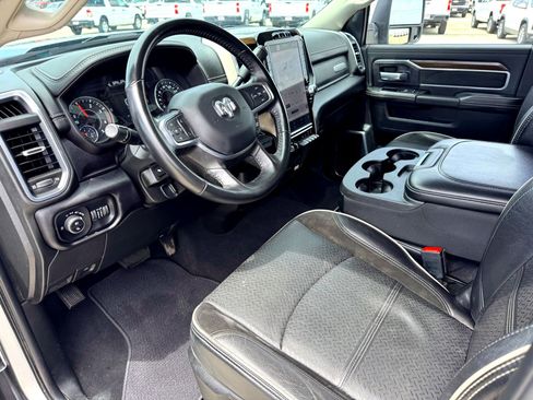 Used 2024 RAM 2500 Laramie AWD/4WD image 11
