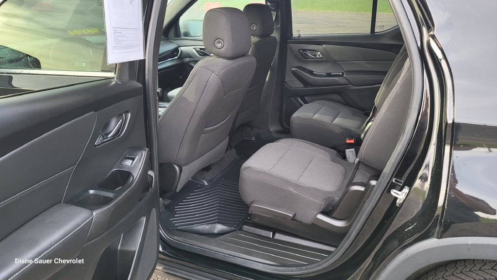Used 2023 Chevrolet Traverse LT w/ LPO, Cargo Package AWD/4WD image 26