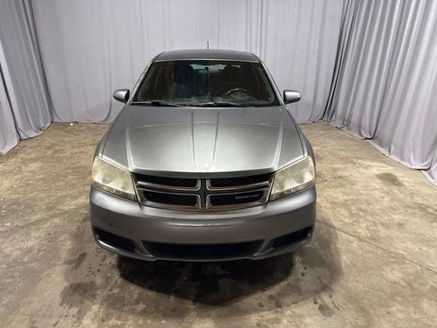 Used 2012 Dodge Avenger SXT FWD image 2