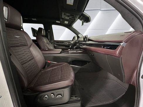 Used 2024 Cadillac Escalade Sport Platinum image 13