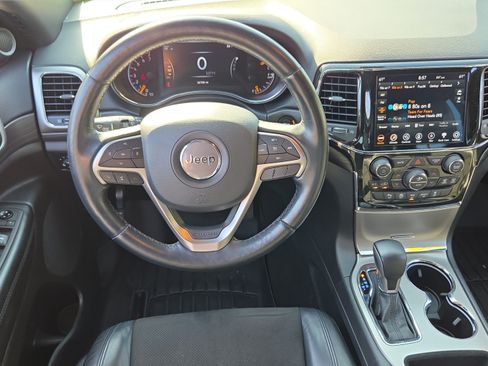 Used 2021 Jeep Grand Cherokee Laredo X RWD image 11