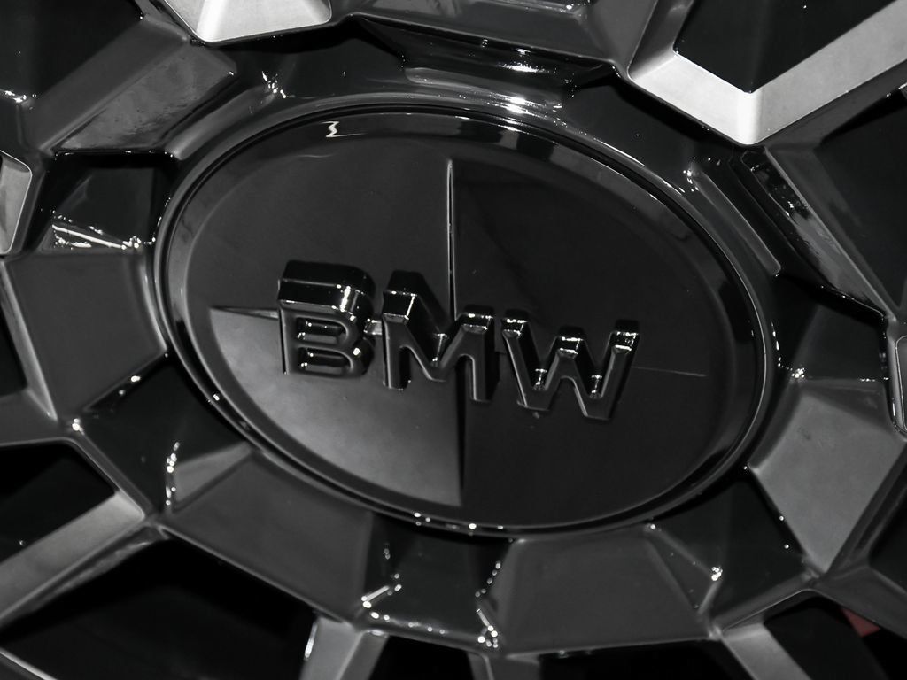 Used 2026 BMW XM Label Red AWD/4WD image 98