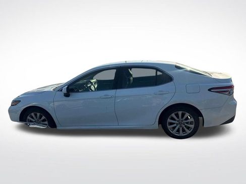 Used 2018 Toyota Camry LE FWD image 9