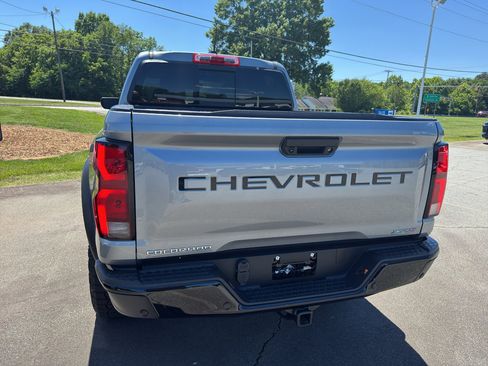 Used 2025 Chevrolet Colorado ZR2 w/ Technology Package AWD/4WD image 5