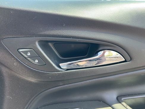 Used 2024 Chevrolet Equinox LT FWD image 34