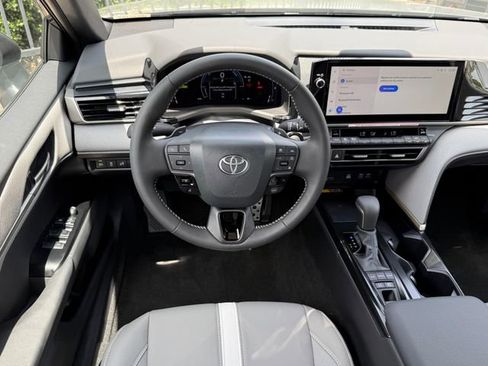 Used 2026 Toyota Camry SE w/ Multimedia Upgrade Package FWD image 23