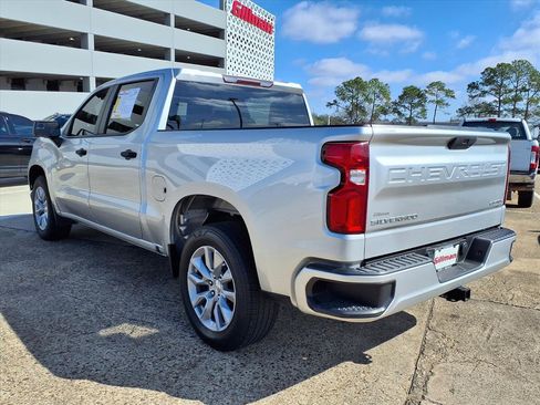 Used 2021 Chevrolet Silverado 1500 Custom image 3