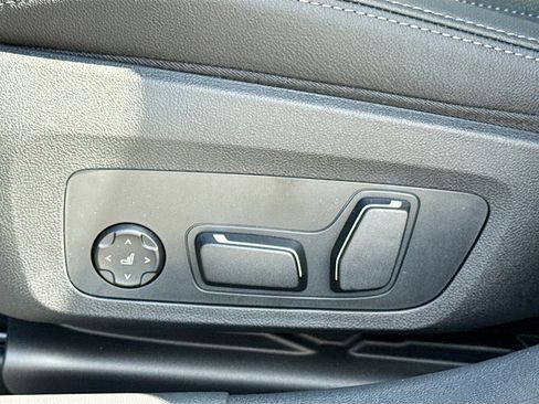 New 2026 BMW 330i Sedan w/ M Sport Package RWD image 25