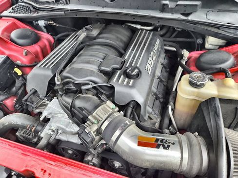 Used 2015 Dodge Challenger SRT RWD image 37