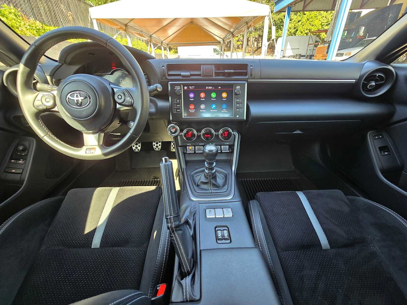 Used 2025 Toyota GR86 Premium w/ ALL Weather Mat Package (TMS) RWD image 18