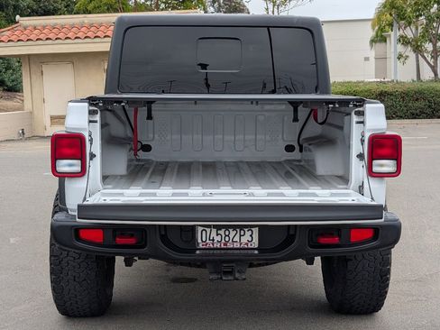 Used 2022 Jeep Gladiator Rubicon w/ Trailer Tow Package AWD/4WD image 9