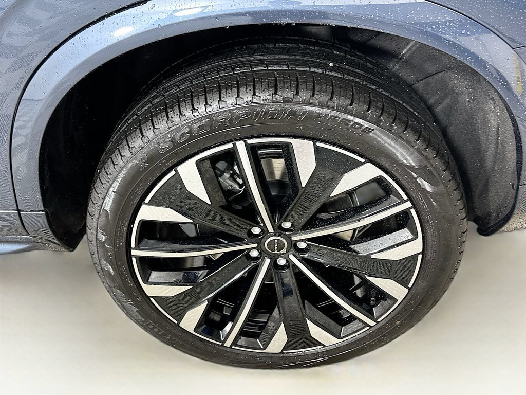 Used 2026 Volvo XC90 B6 Ultra w/ Protection Package AWD/4WD image 24