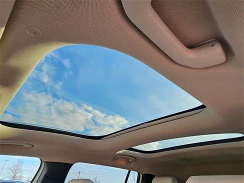 Used 2023 Mercedes-Benz EQB 250+ EQB 250+ w/ Exclusive Package image 15