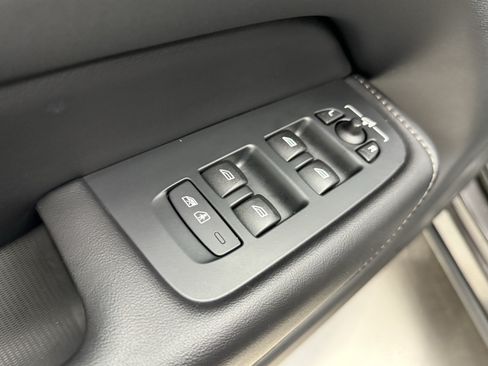 Certified 2023 Volvo XC60 B5 Ultimate AWD/4WD image 11