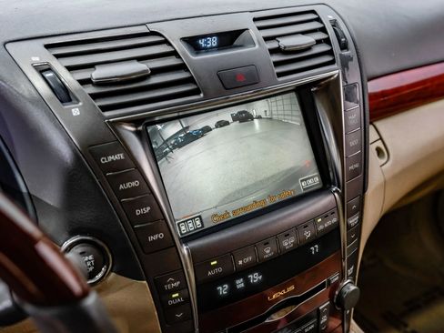 Used 2007 Lexus LS 460 RWD image 32