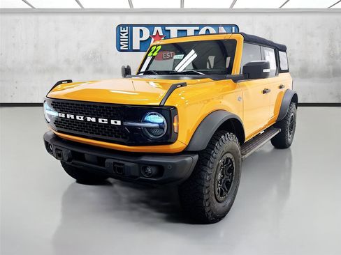 Used 2022 Ford Bronco Wildtrak image 3