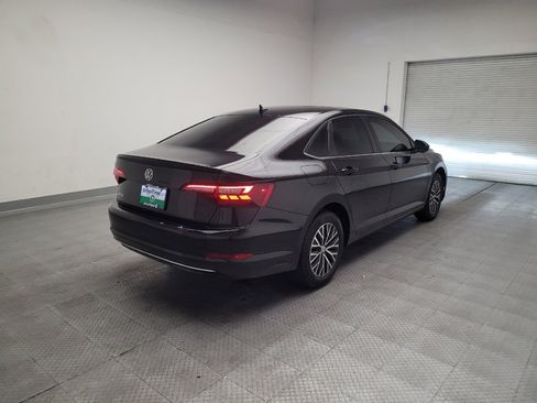 Used 2021 Volkswagen Jetta SE w/ SE Cold Weather Package FWD image 9