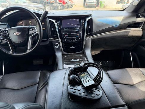 Used 2015 Cadillac Escalade ESV Platinum AWD/4WD image 31