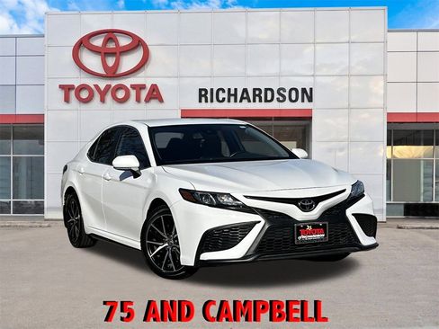 Used 2023 Toyota Camry SE image 1
