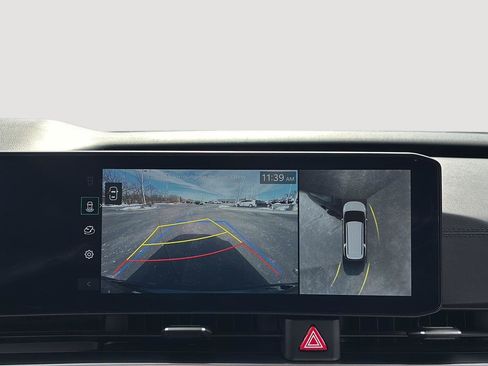 Used 2025 Kia Carnival SX Prestige image 30