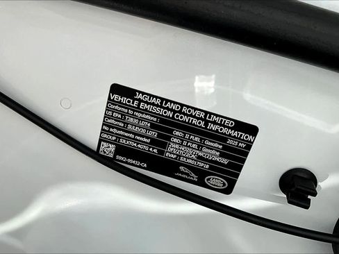 Used 2025 Land Rover Range Rover Sport Dynamic SE AWD/4WD image 32