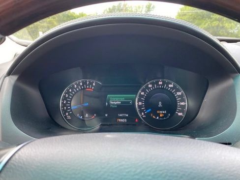 Used 2016 Ford Explorer Platinum AWD/4WD image 19