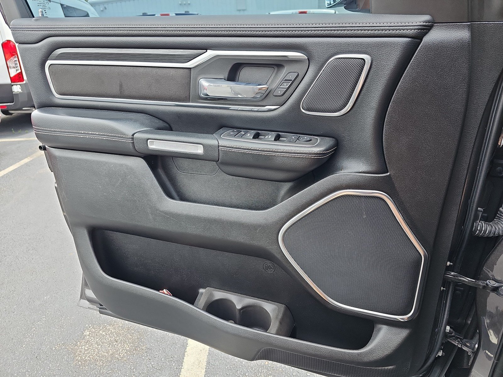 Used 2023 RAM 1500 Laramie RWD image 31