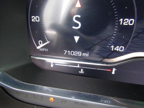 Used 2022 GMC Yukon XL SLE AWD/4WD image 19