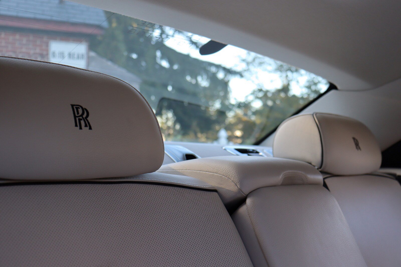 Used 2014 Rolls-Royce Ghost RWD image 27