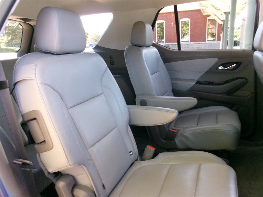 Used 2020 Chevrolet Traverse Premier FWD image 21