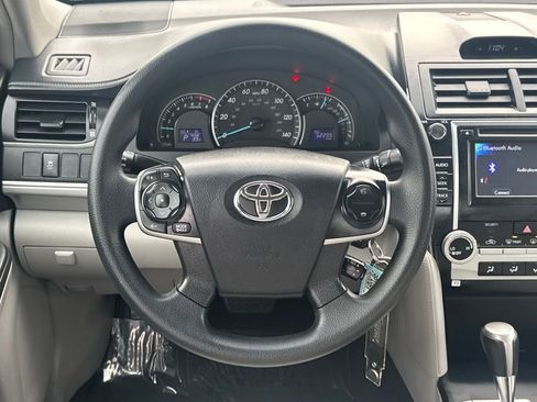 Used 2012 Toyota Camry LE image 12