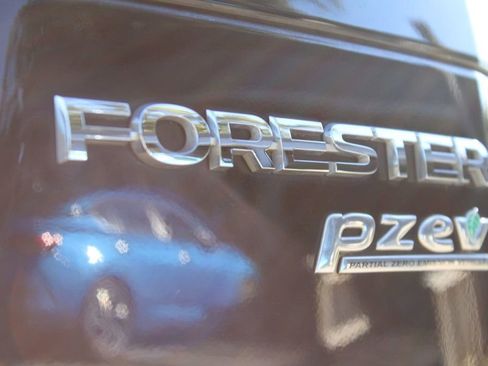 Used 2017 Subaru Forester 2.5i Premium w/ All-Weather Package image 30