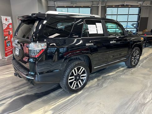 Used 2017 Toyota 4Runner Limited AWD/4WD image 33