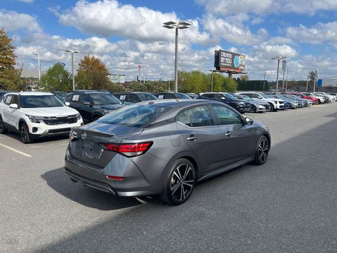 Used 2023 Nissan Sentra SR w/ SR Premium Package image 8