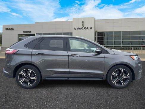 Used 2020 Ford Edge ST w/ Equipment Group 401A image 2