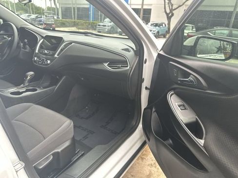 Used 2023 Chevrolet Malibu RS image 18