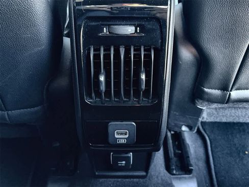 Used 2024 Jeep Compass Latitude image 21